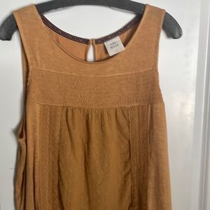 XL summer, no sleeve mustard top